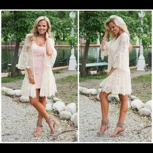 Whole bundle is priced to go! 6 items in total